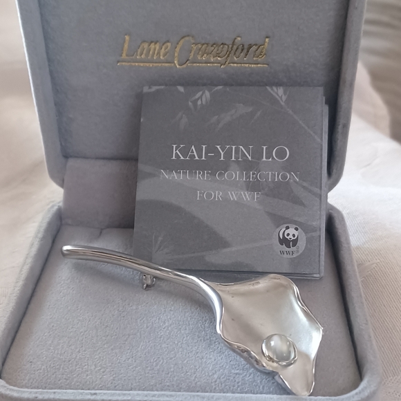Kai-Yin Lo Sterling Silver Calla Lilly Brooch, WWF Collection - Picture 10 of 11